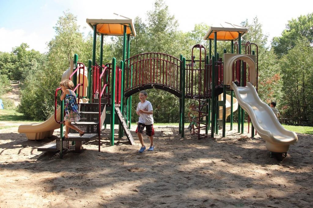 highland-pines-playground - Highland Pines Campground & RV Sales